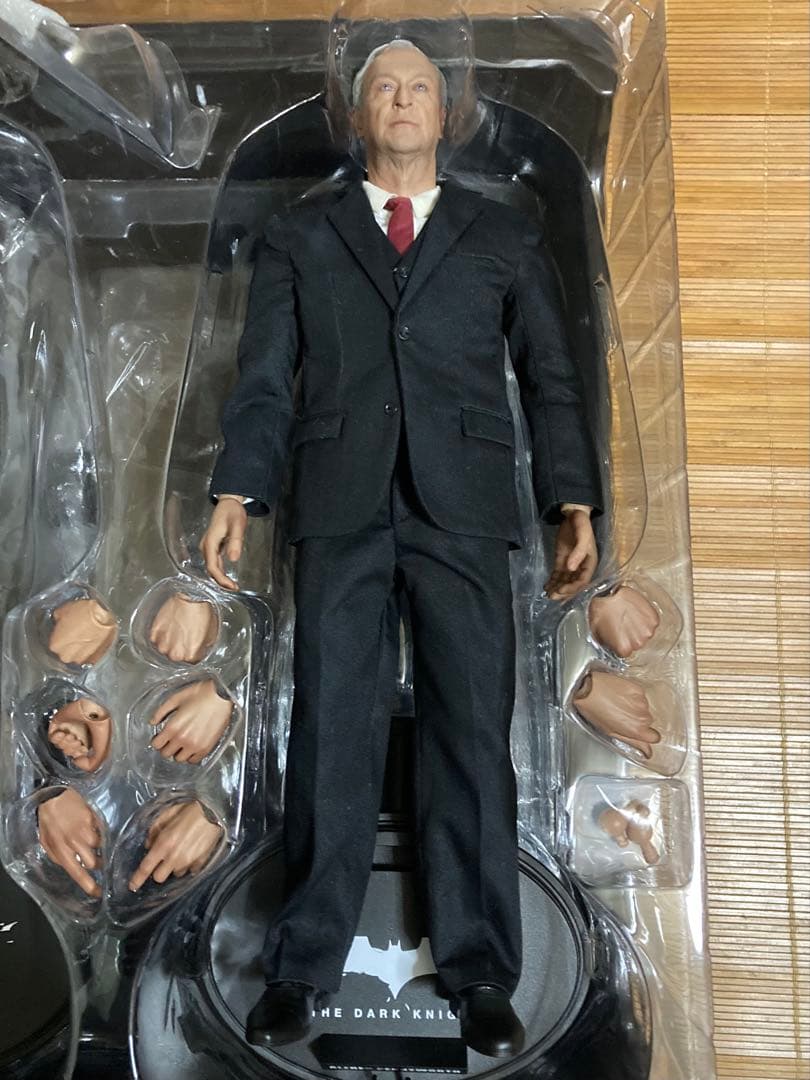 ホットトイズ バットマン ダークナイト アルフレッド & 格納庫 限定版