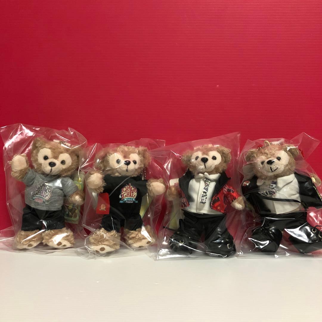 ダッフィー　ぬいぐるみバッジ　４点