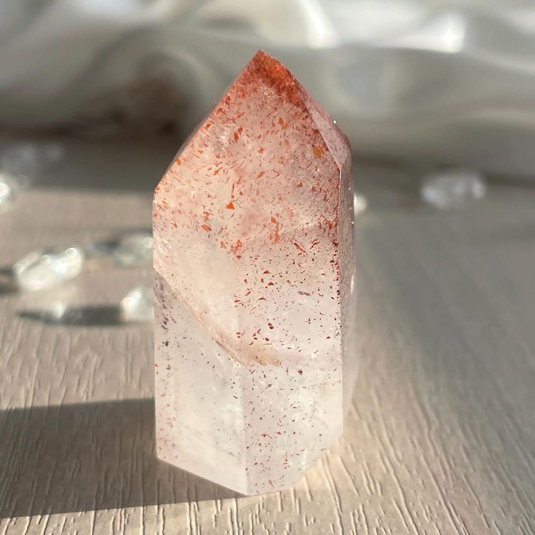 レピドクロサイトインクォーツ (虹色サンストーン入り) 天然石