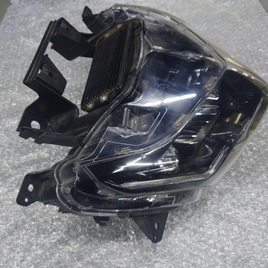 YAMAHA　マジェスティS ヘッドライト