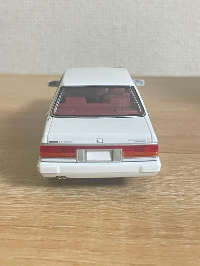 トミカリミテッド LV-N43-22a セドリックHTグランツーリスモSV