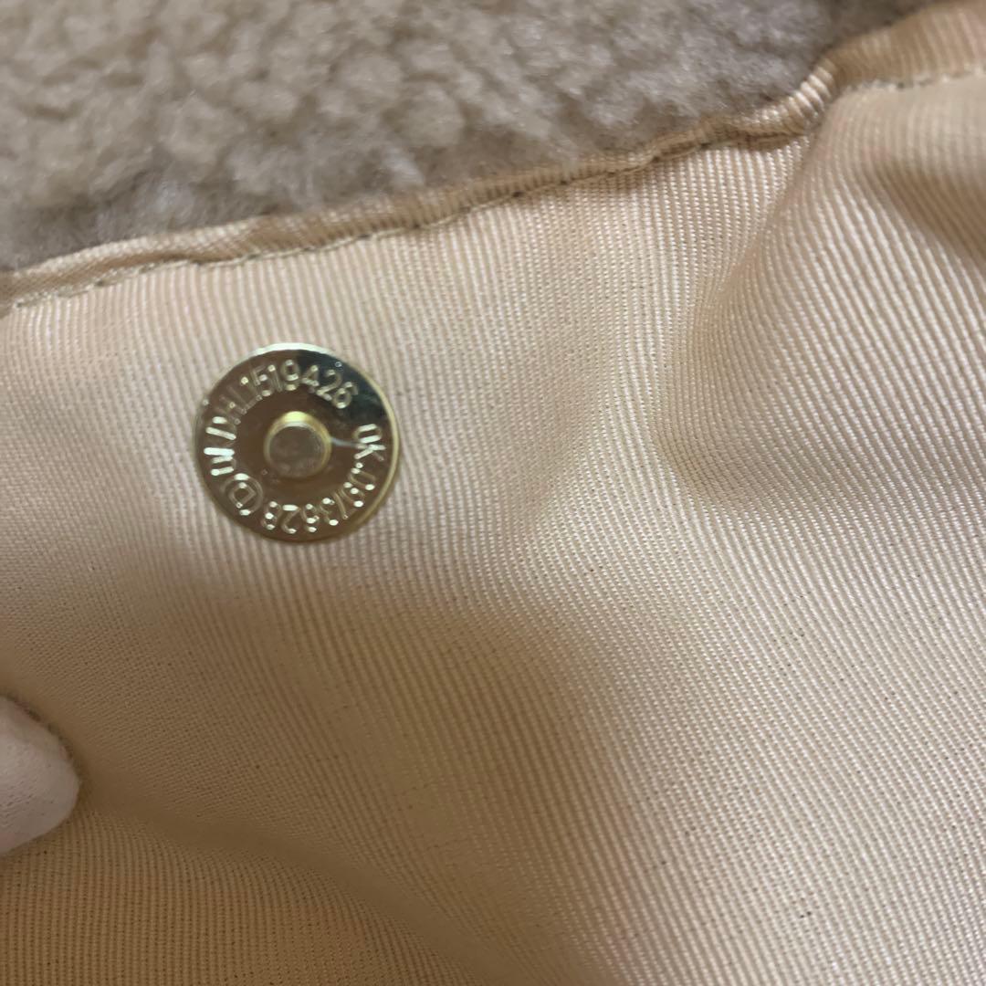 プラダノベルティ新品未使用フリースハンドバッグ ベージュ