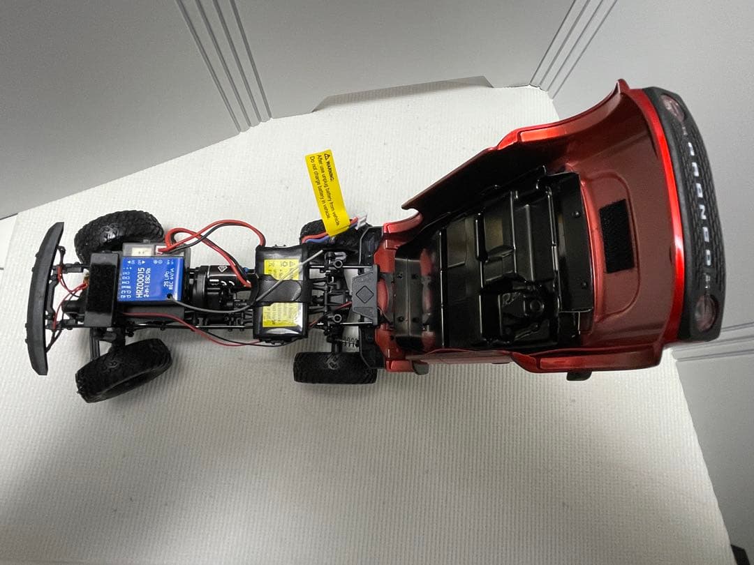 アキシャル1/24 SCX24 2021 フォード ブロンコ 4WD RTR 赤