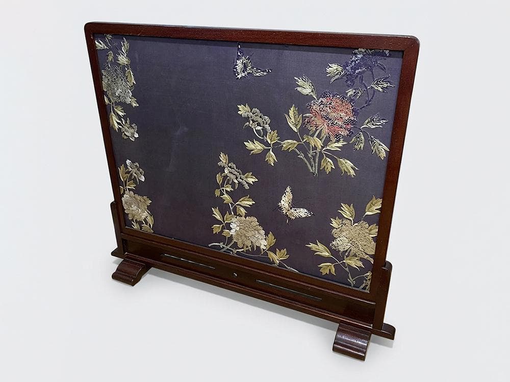 【繍】　★ 衝立 花蝶図繍片 ★　時代物　蝶々 花卉 刺繍文様　明清織繍