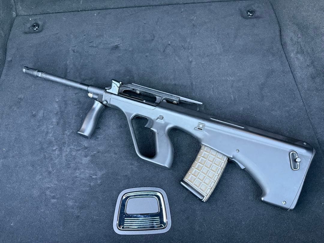 東京マルイ　電動ガン　AUG