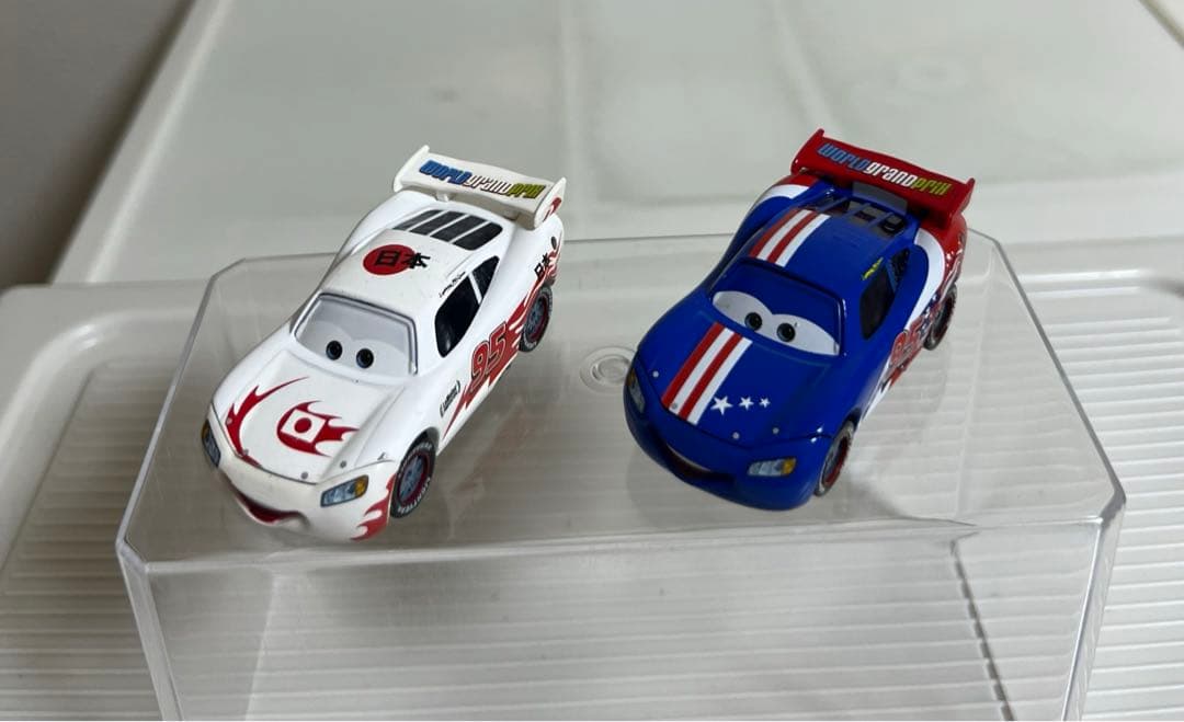 カーズミニカー（マテル）マックィーン日本ペイント、海外ペイント