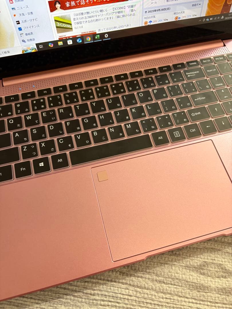 美品 ピンクノートパソコン 約16インチ／初期化済