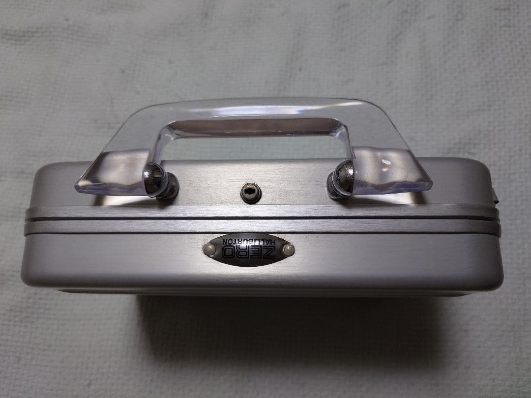 ゼロハリバートン　LMA-SI コンパクトアタッシュケース シルバー