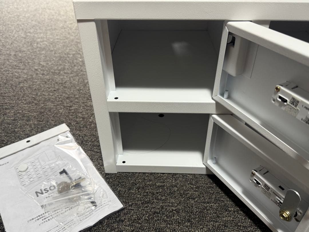 【新品】 エヌセーフ 貴重品ロッカー 金属製 ４人用 キャッシュ ボックス