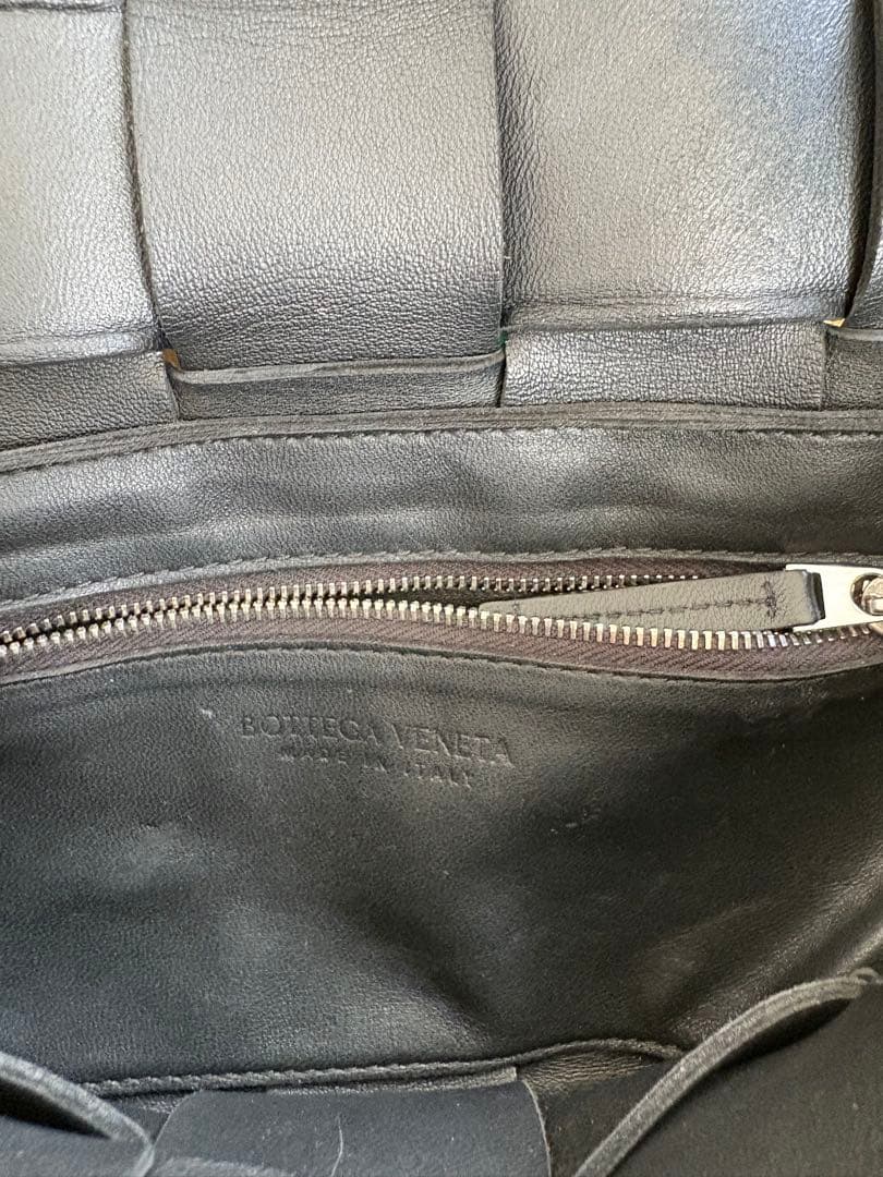 BOTTEGA VENETA ブラックショルダーバッグ