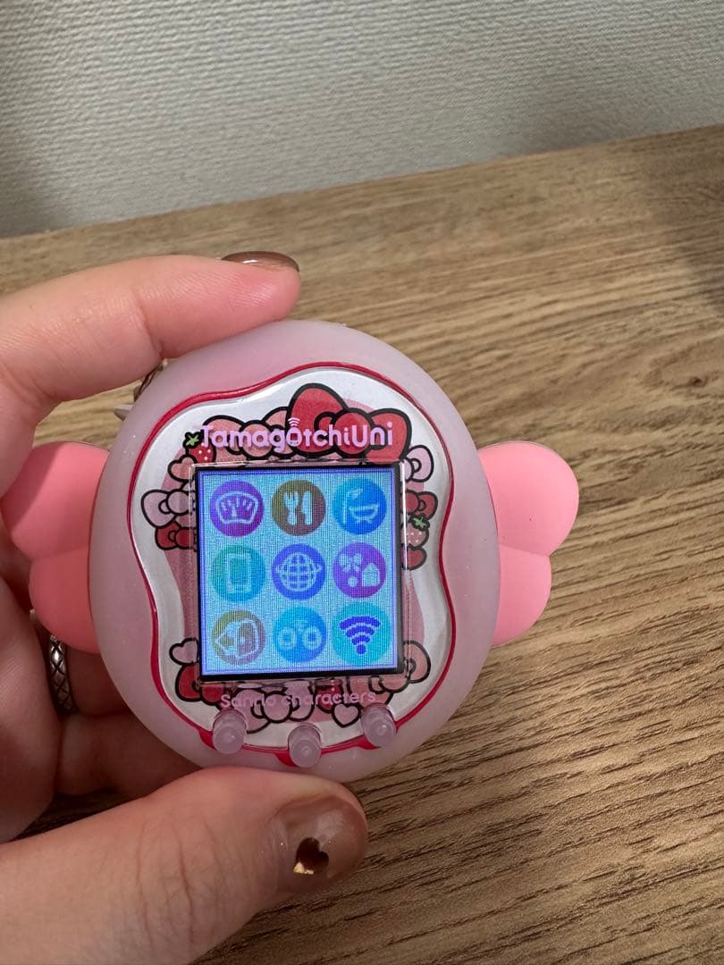 たまごっちユニ サンリオコラボ 本体 たまバースダウンロード済み