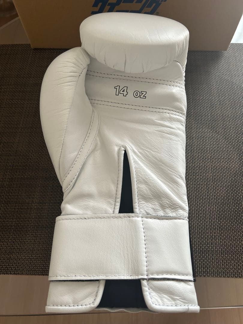 Winning ボクシンググローブ 14oz 白