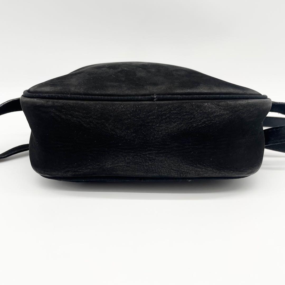 美品　サルバトーレフェラガモ　ヴァラリボン　ショルダーバッグ　ベロア　ブラック