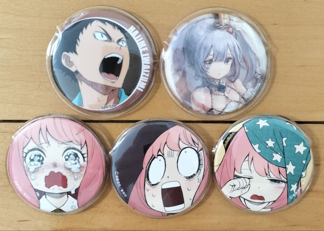 【最終価格】アニメグッズ 缶バッチ 大量まとめ売り！　200個以上！