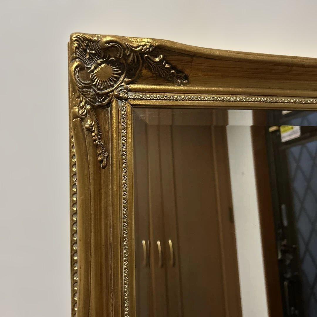 アンティーク調＊彫刻入り金色フレームの鏡