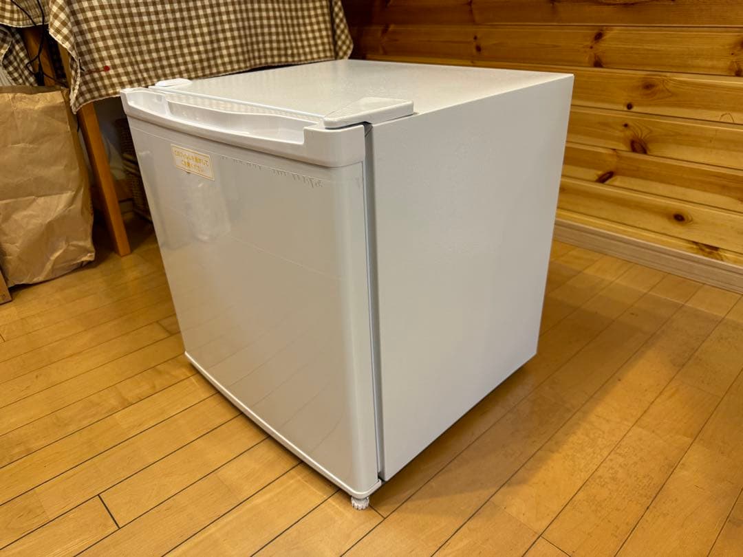 ホワイトミニ冷蔵庫
