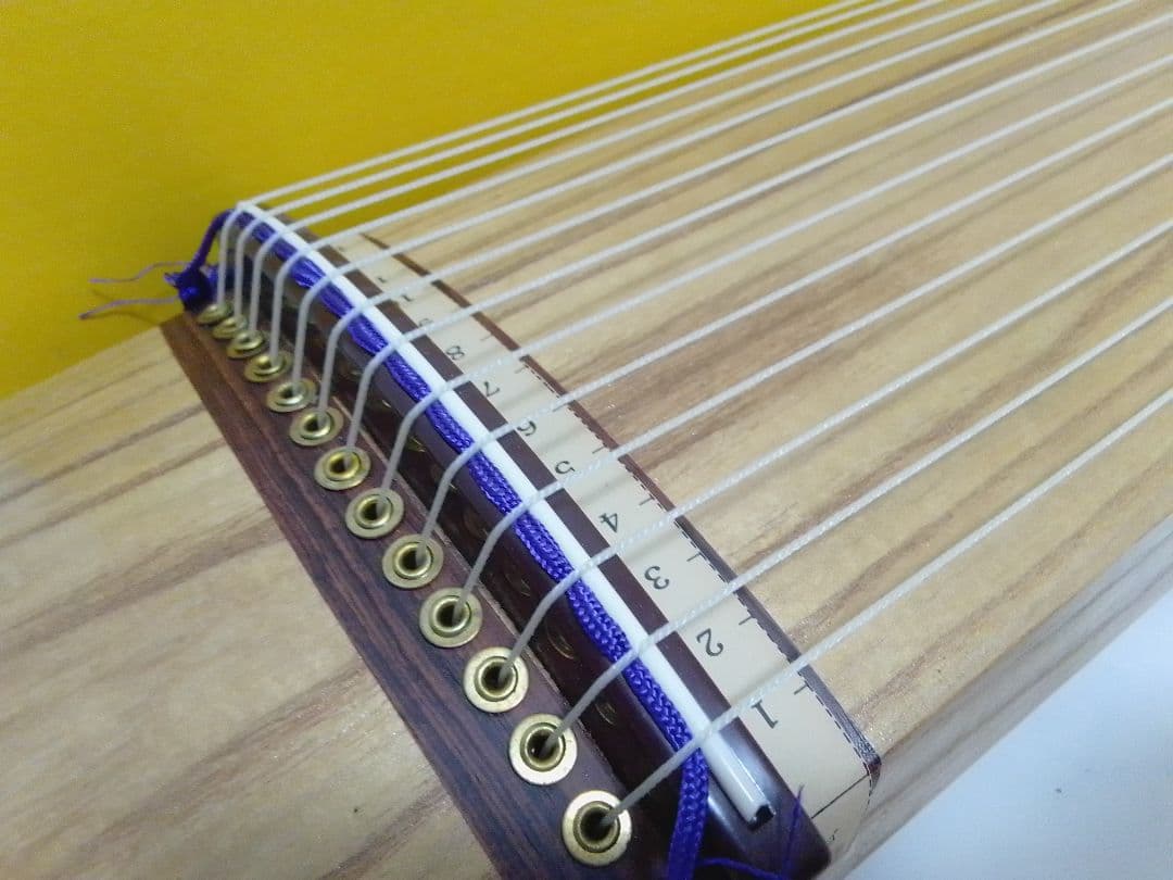 ☆美品☆ ミニ琴 2尺琴 全長約60cm×全幅約13cm お琴の手びき付 木製