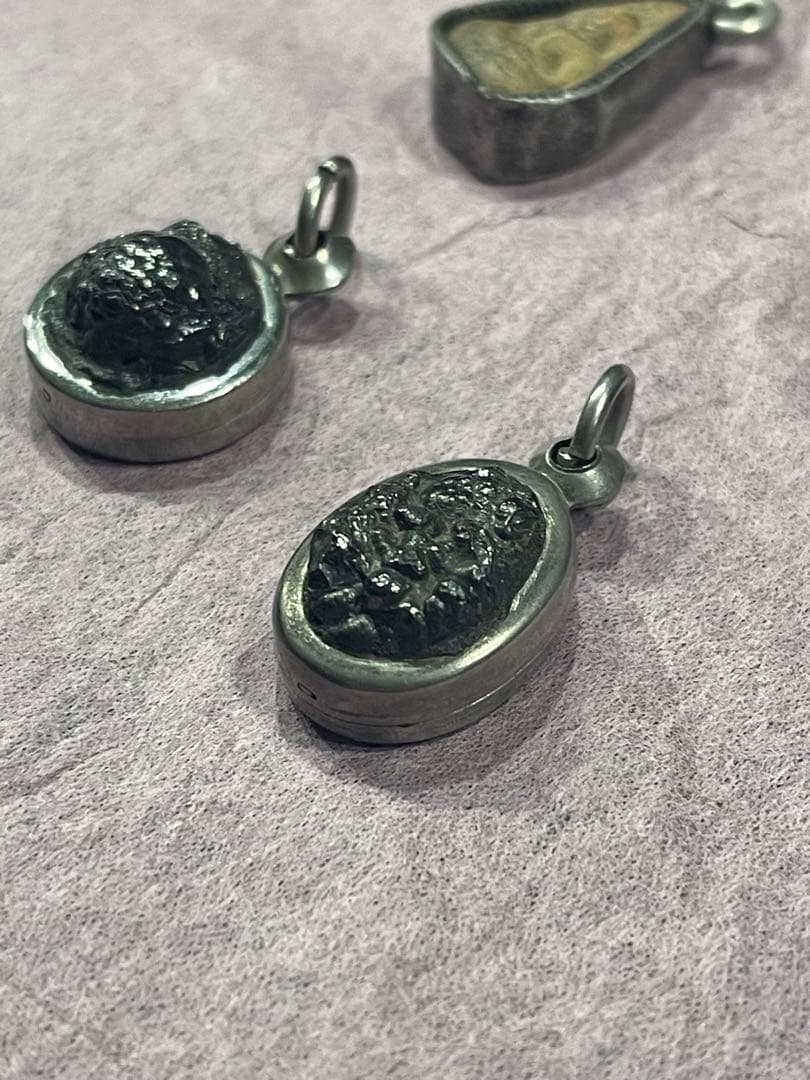 LEK LAI 神聖レクライ ペンダント レア タイ ブラック お守り THAI