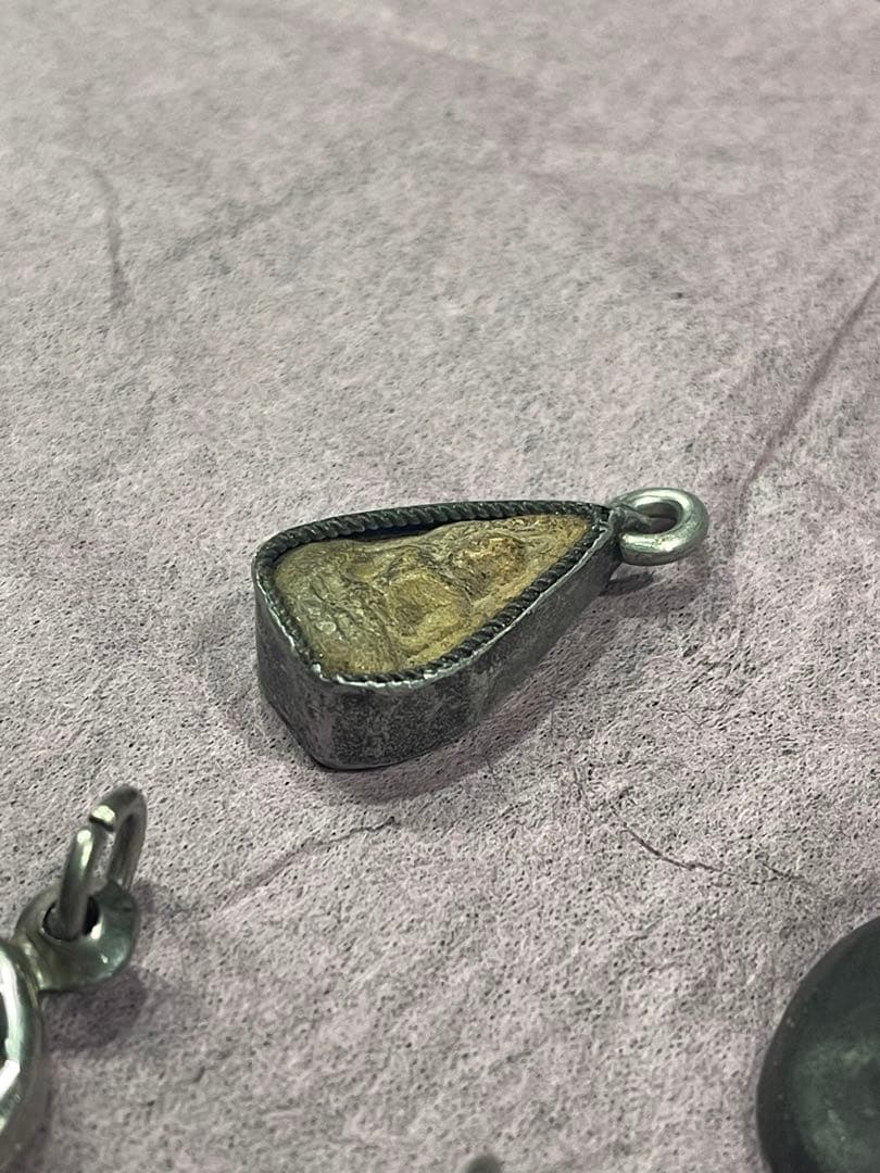 LEK LAI 神聖レクライ ペンダント レア タイ ブラック お守り THAI