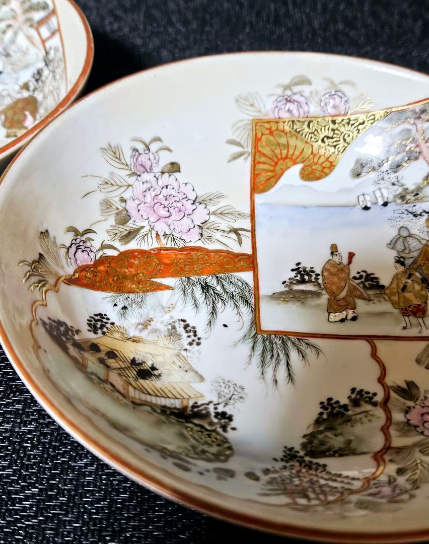 【上作品❗】明治時代　九谷焼　金襴手　金彩色絵　牡丹にお公家様の図　深皿　2客