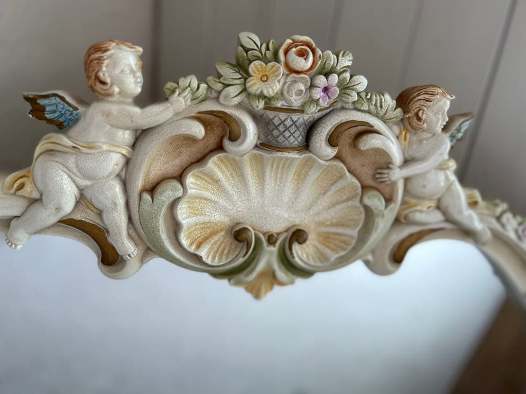 装飾的なオーバル型ミラー