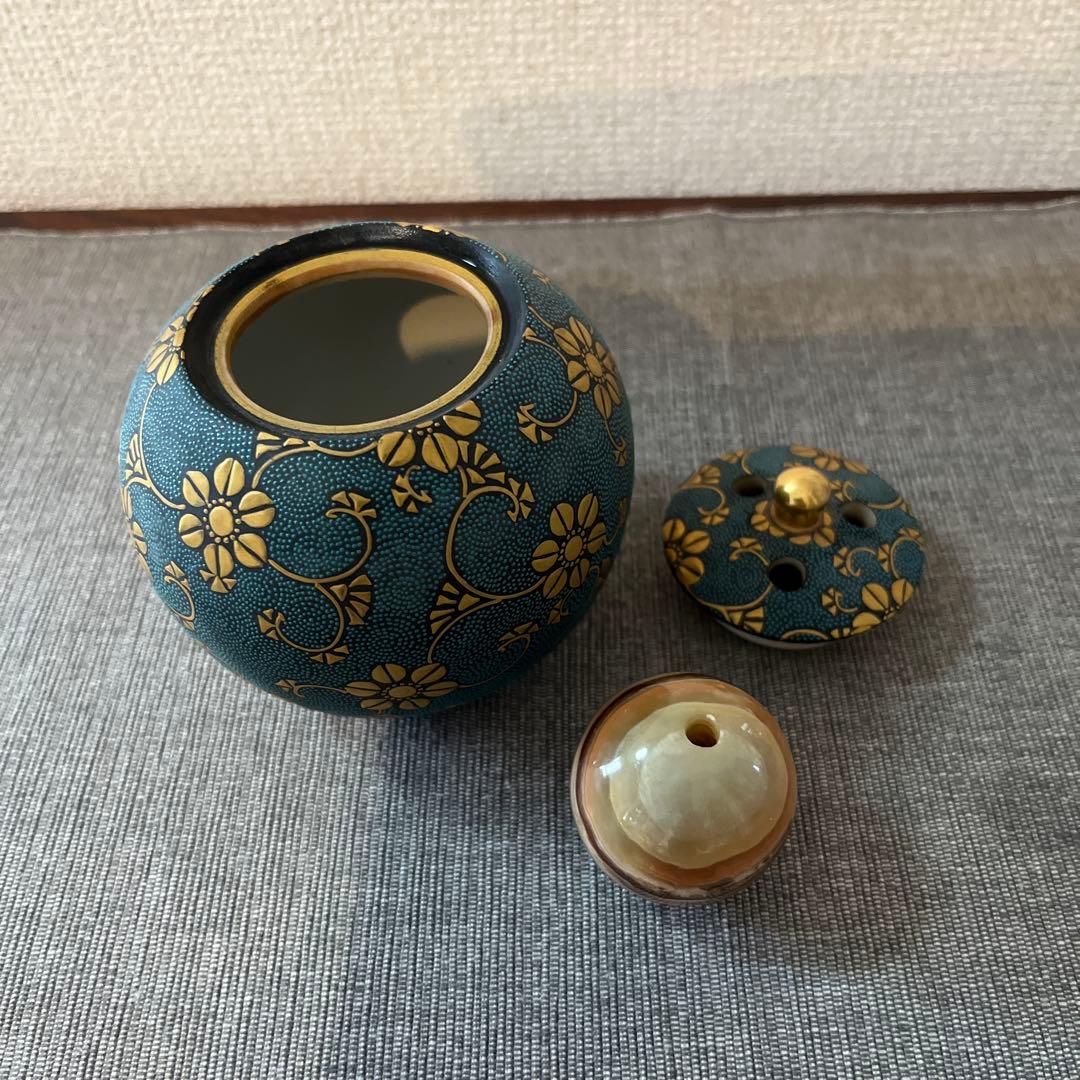 時代物　九谷焼　仲田錦玉 造「渦打青粒 香炉」唐草図 丸形香道具 茶道具