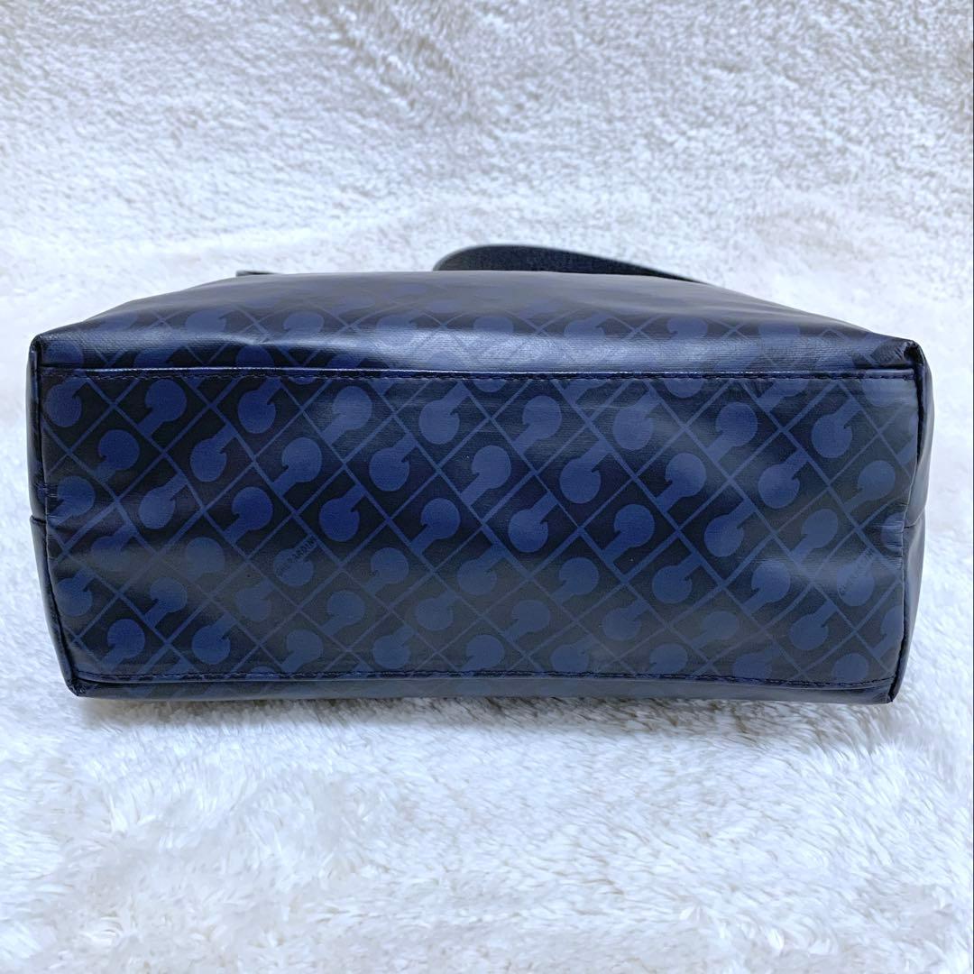 【レイ】ほぼ未使用 ♪ ゲラルディーニ ソフティ レザーストラップショルダ