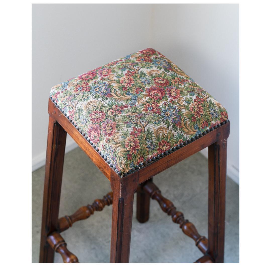 ヴィンテージ　ハイスツール カウンターチェア　古家具 鋲打ち レトロモダン