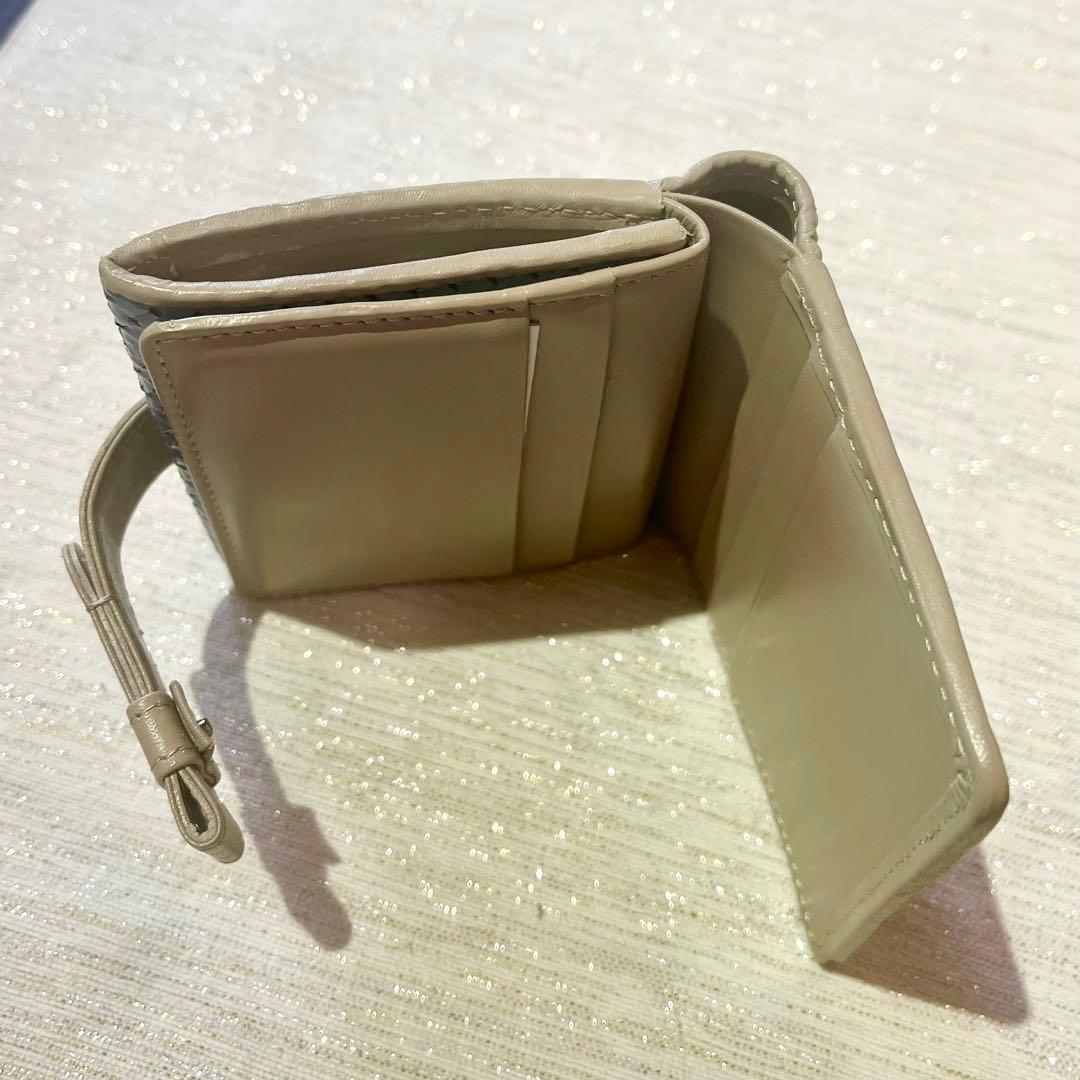 ヒロコハヤシ二つ折り財布