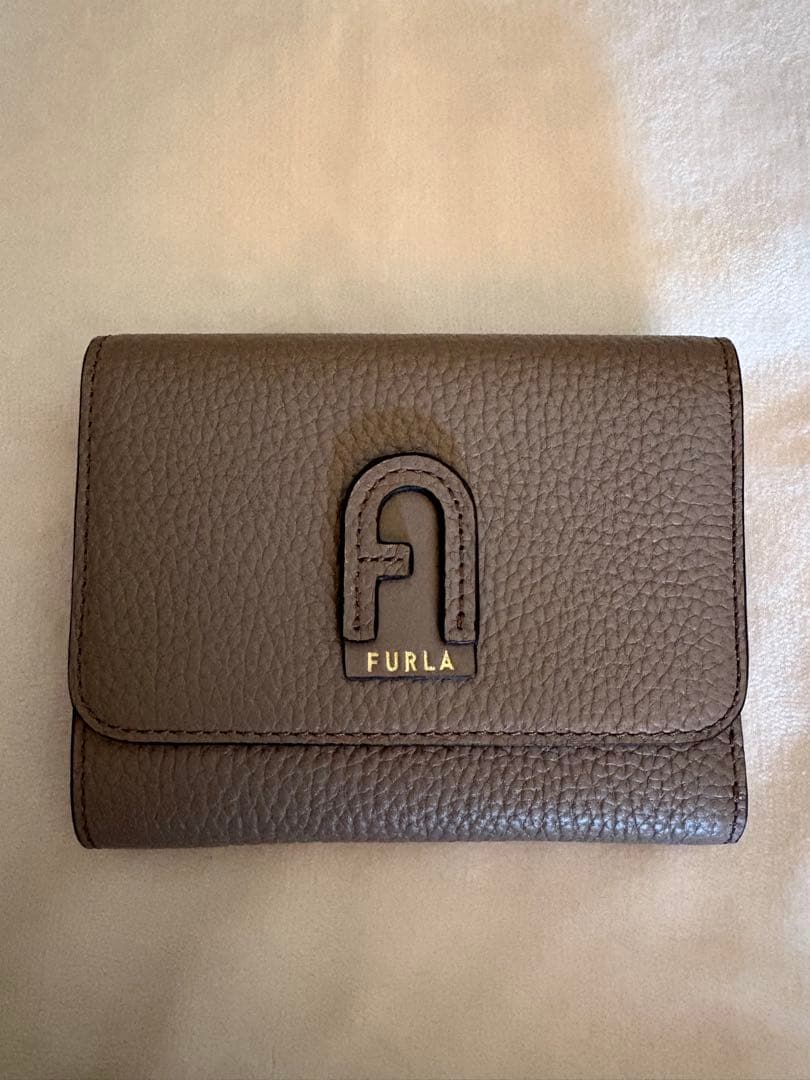 FURLA フルラ　三つ折り財布　定価37400円★新品未使用