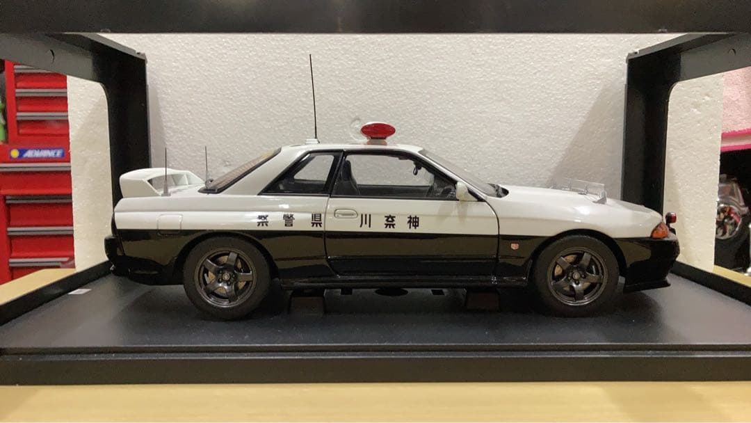 GT-R32パトカー1/18 1/24締