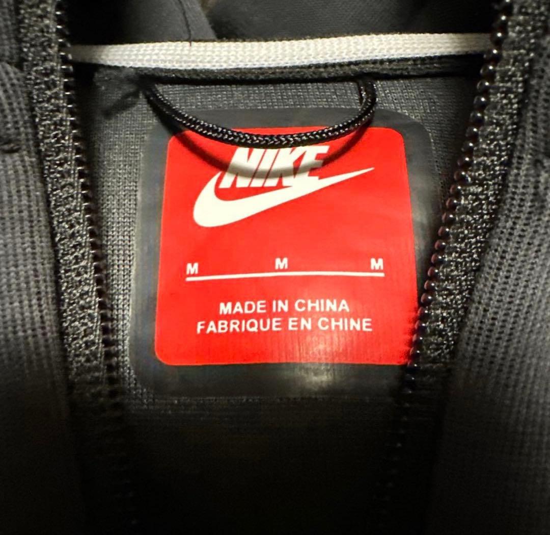 シナワールドNIKEテックmサイズStockxタグあり