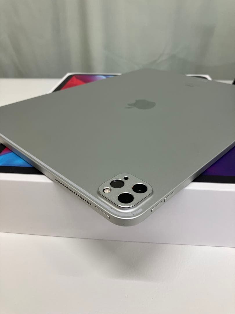 iPad Pro 12.9インチ第4世代WiFi128GBシルバー　付属品未使用