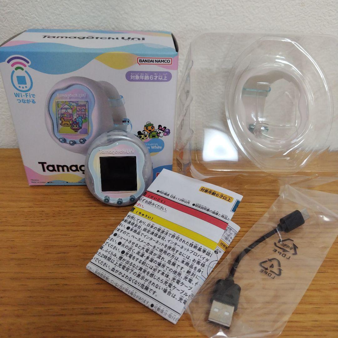 【DLエリア4つ付き】たまごっち ユニ プリズム ホワイト