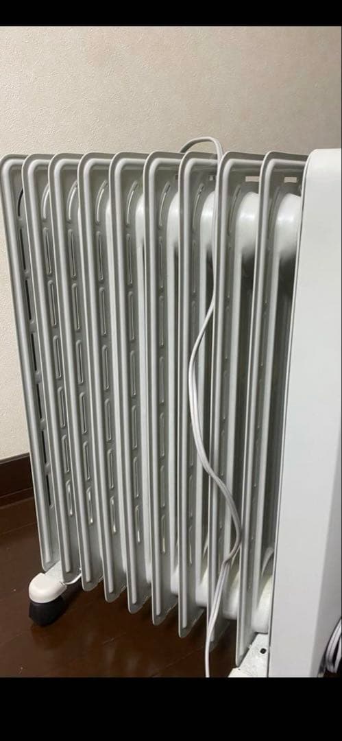 デロンギ　オイルヒーター 温度調整ダイヤル付き