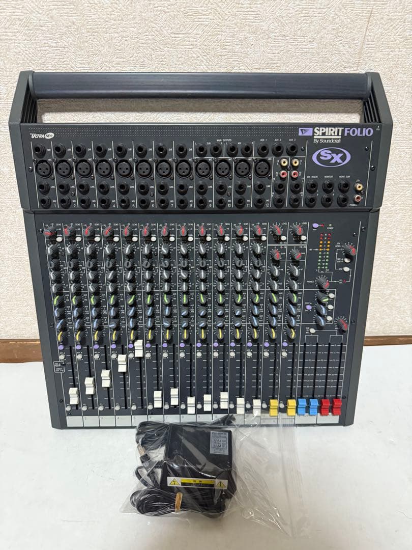 Soundcraft SPIRIT Folio SX ミキサー