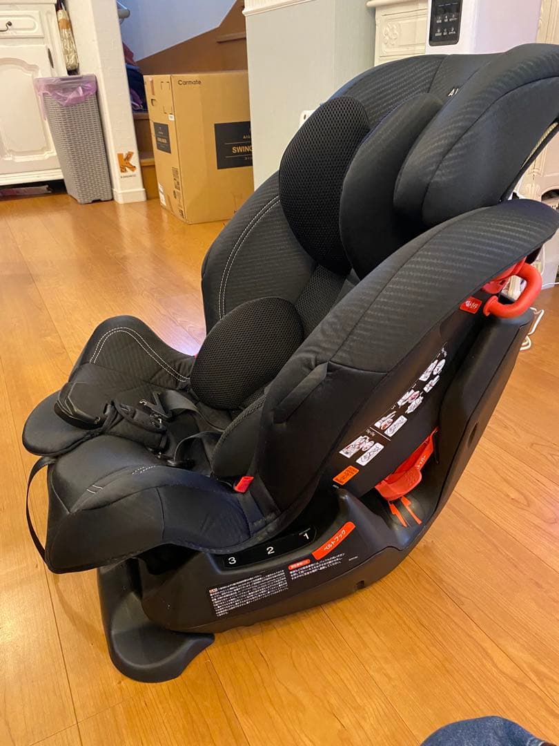 美品 エールべべ スイングムーンプレミアムＳ　ジュニアシート 説明書付　ブラック