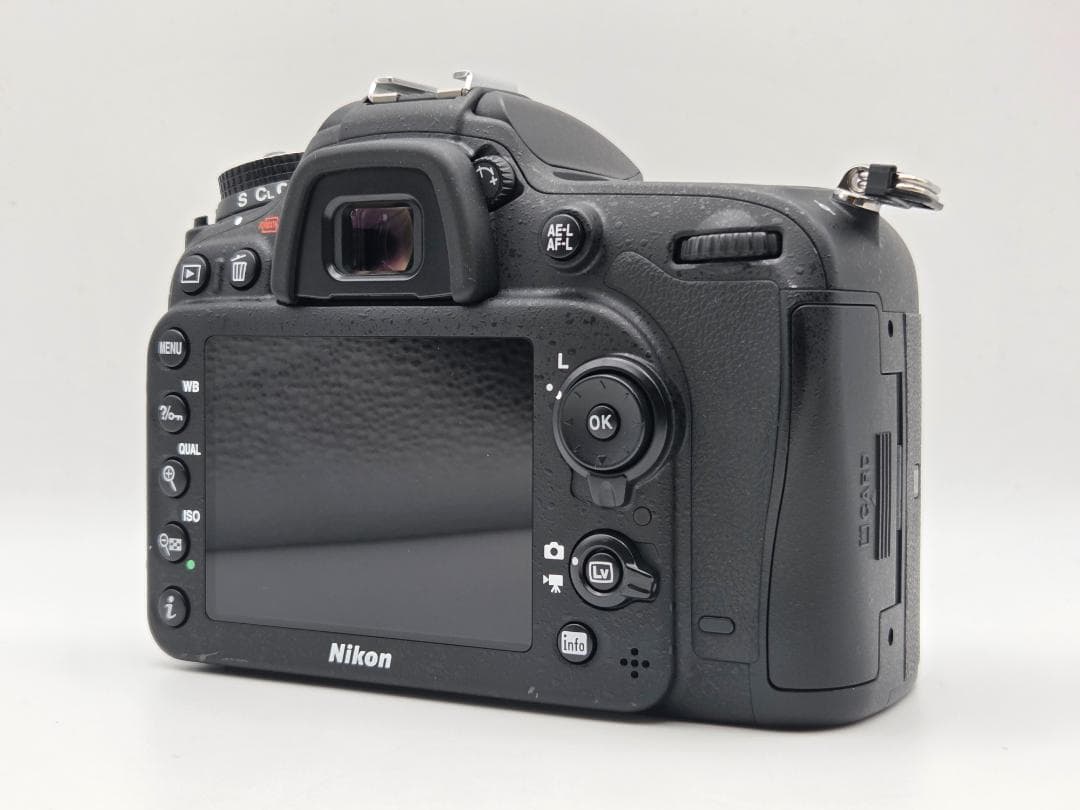 ■897ショット■ NIKON 一眼レフカメラ D7200 ボディ