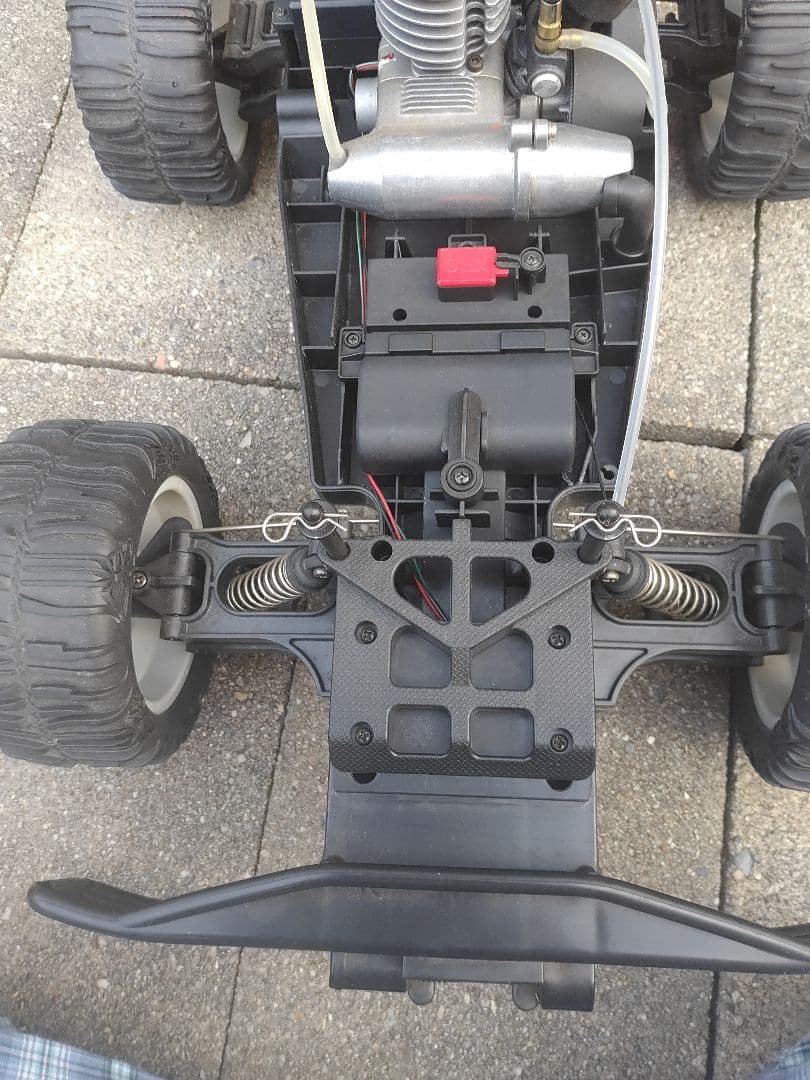 ラジコン　エンジンバギーカー　中古品