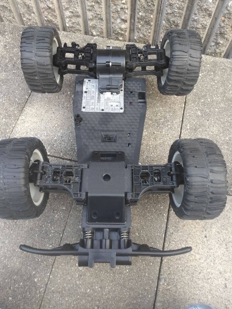 ラジコン　エンジンバギーカー　中古品