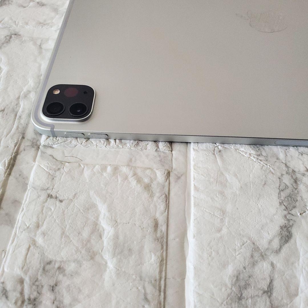 111 iPad pro 12.9 4世代 128GB SIMフリー シルバー