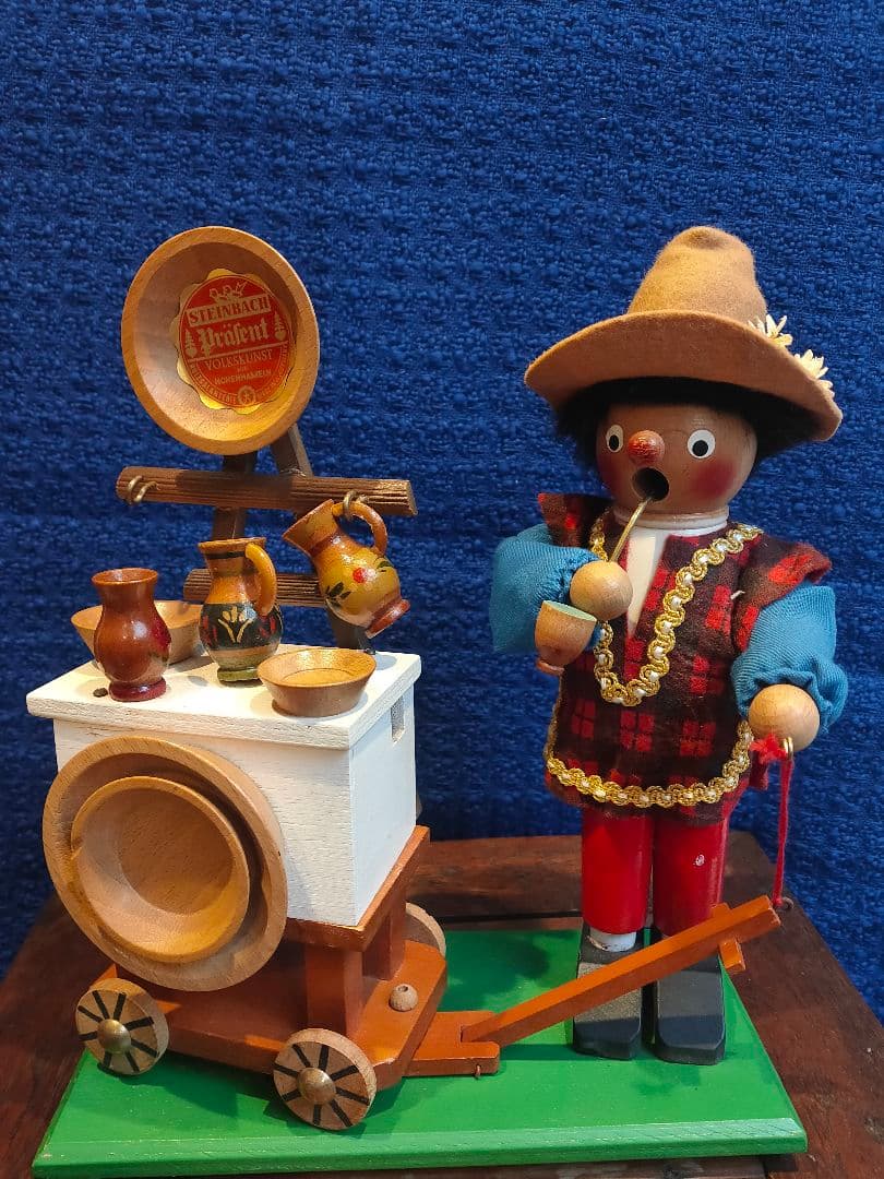 ヴィンテージ　旧西独製　シュタインバッハ　木製　煙出し人形　オルゴール付き