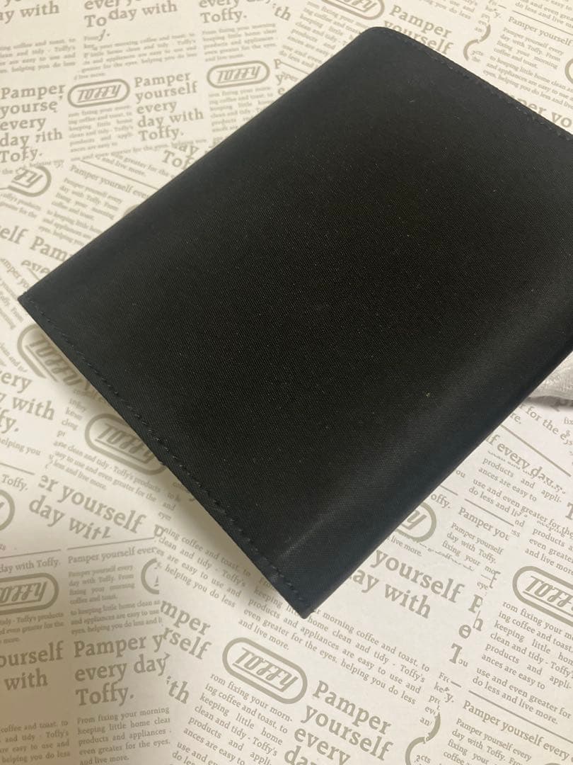 プラダ　折り財布　ブラック　テスート