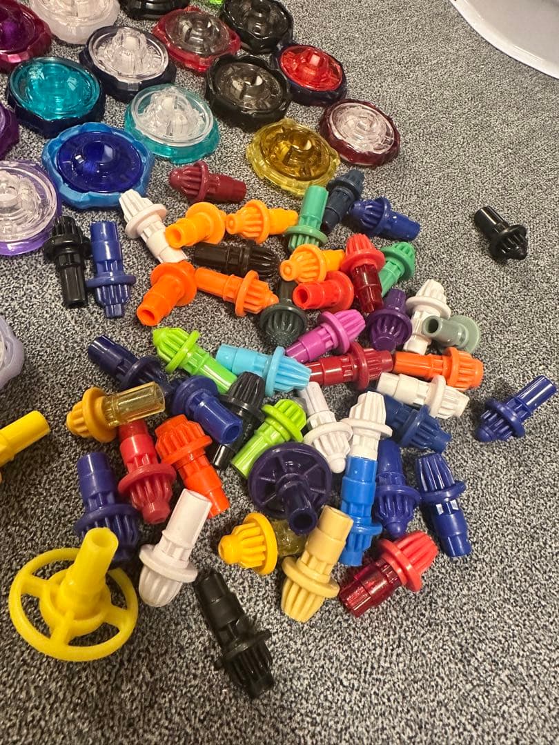 ベイブレードX 引退品　まとめ売り　ブレード48枚　ラチェット51枚　ビット50