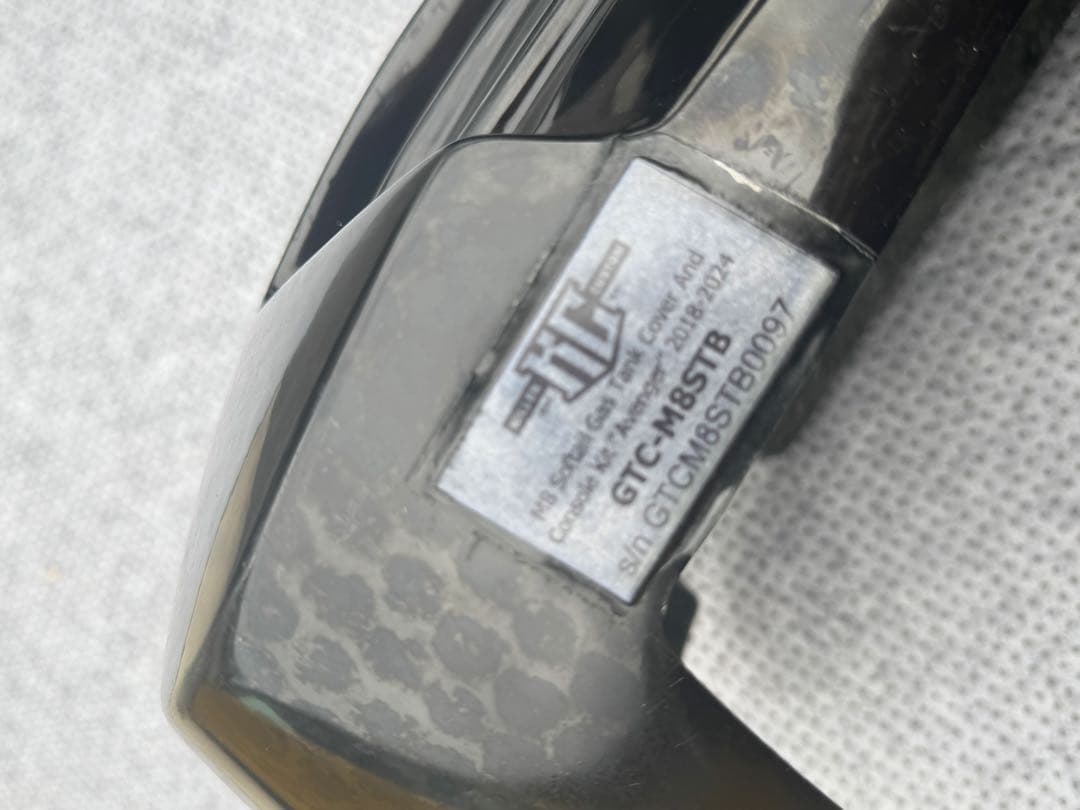 キラーカスタム　ブラックタンクカバー