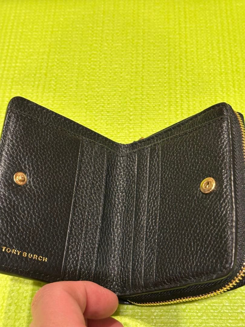 早い者勝ち【良品】 トリーバーチ レザー 二つ折り財布 財布 ブラック