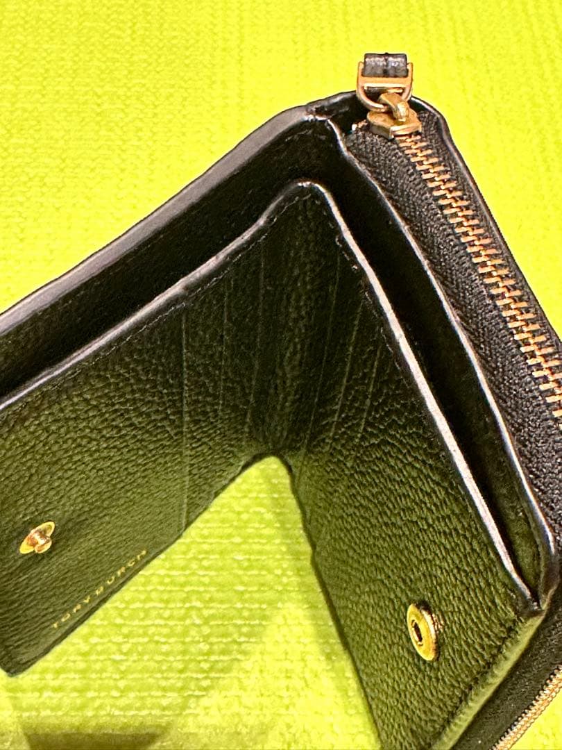 早い者勝ち【良品】 トリーバーチ レザー 二つ折り財布 財布 ブラック