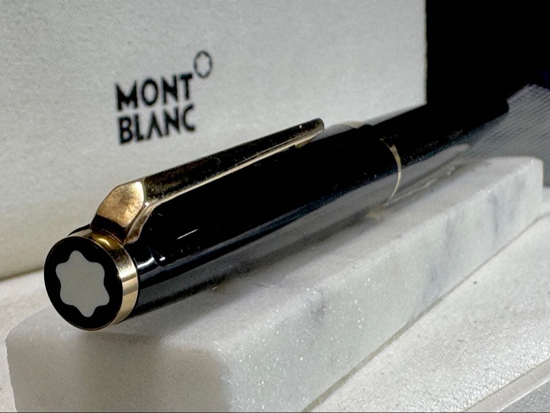 【極美品】モンブラン NO 121 万年筆 ペン先18K ブラック 極細字