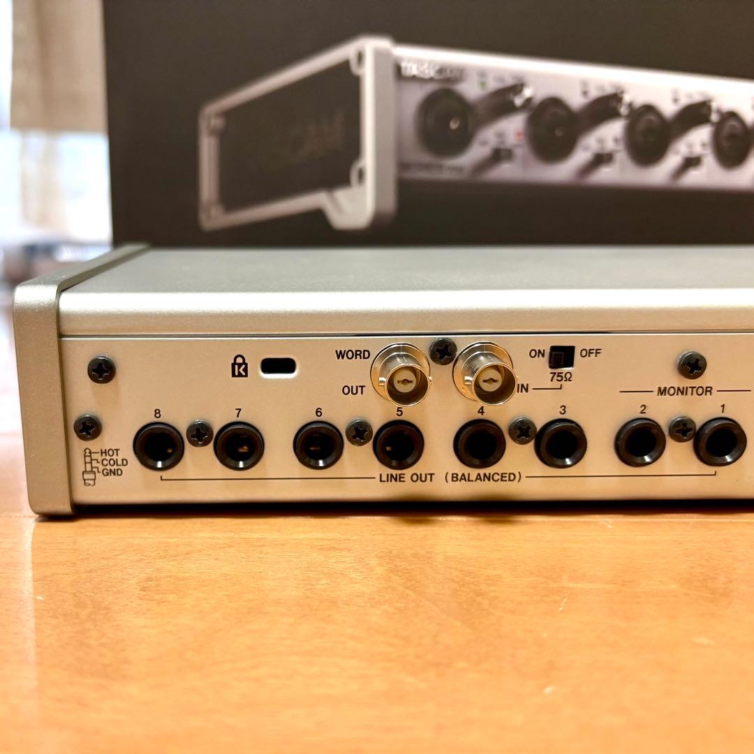 TASCAM SERIES 208i オーディオインターフェイス