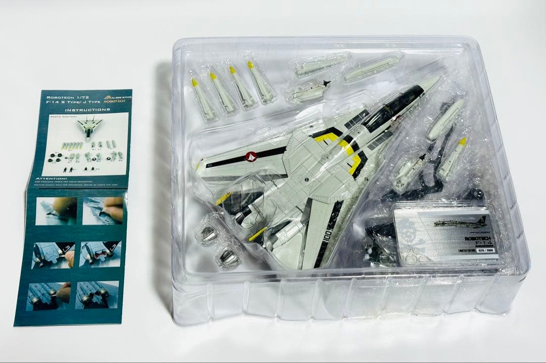 Calibre Wings 1/72 ROBOTECH F-14 限定版